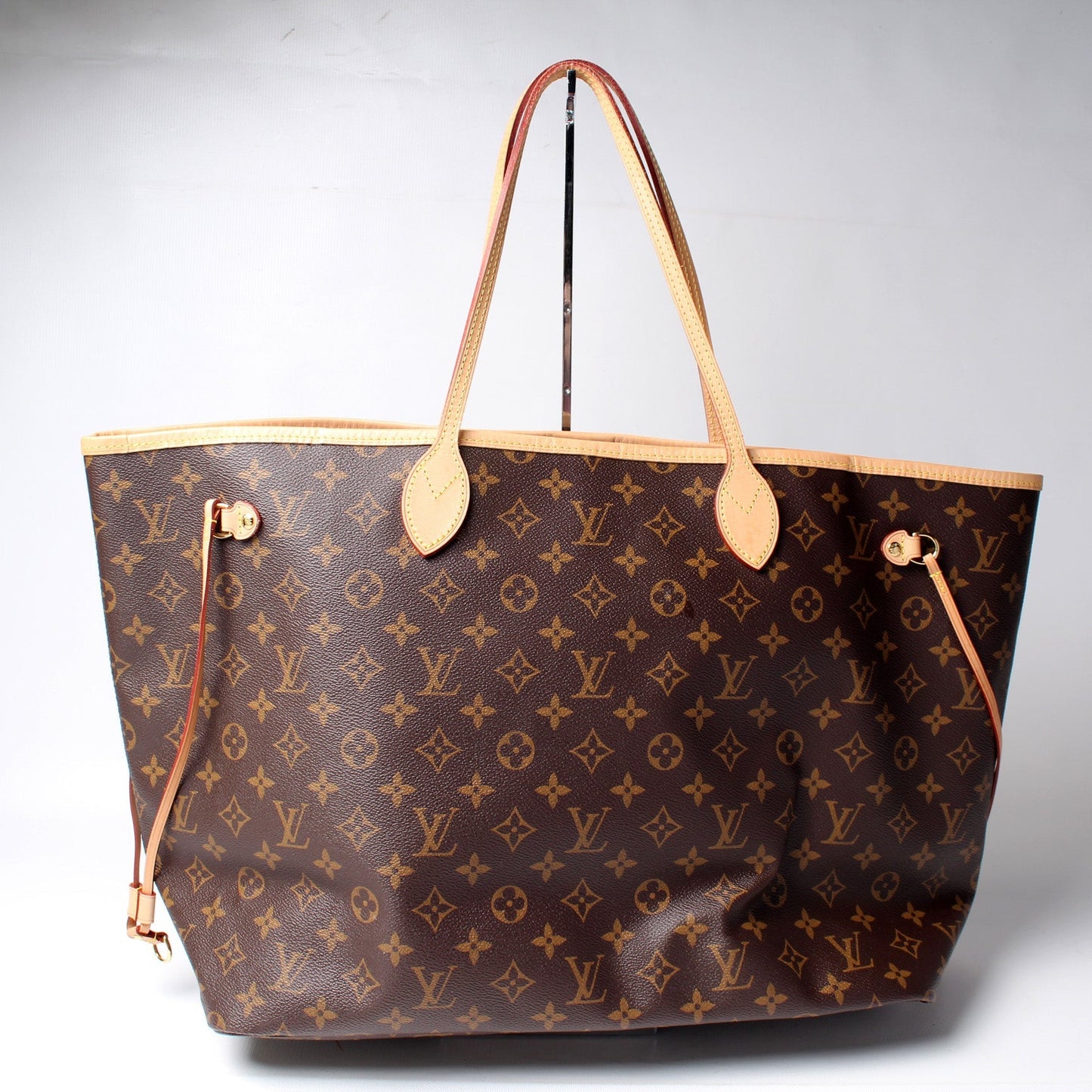 Neverfull GM W/ Wallet Monogram