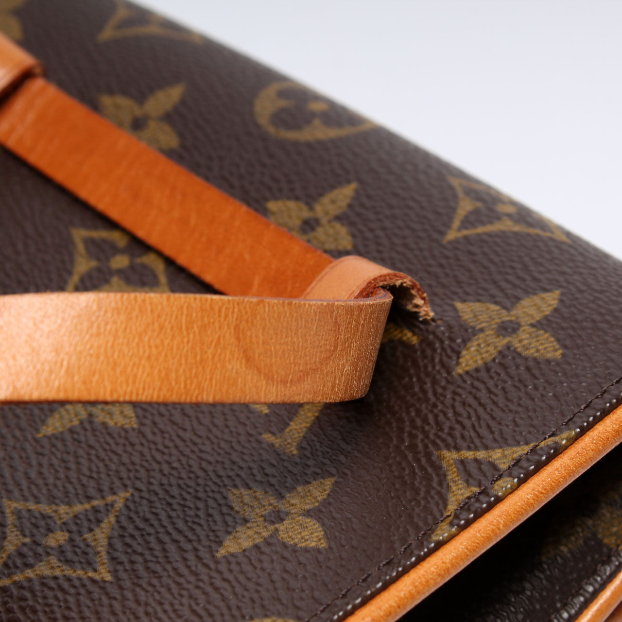 Pochette Florentine Monogram