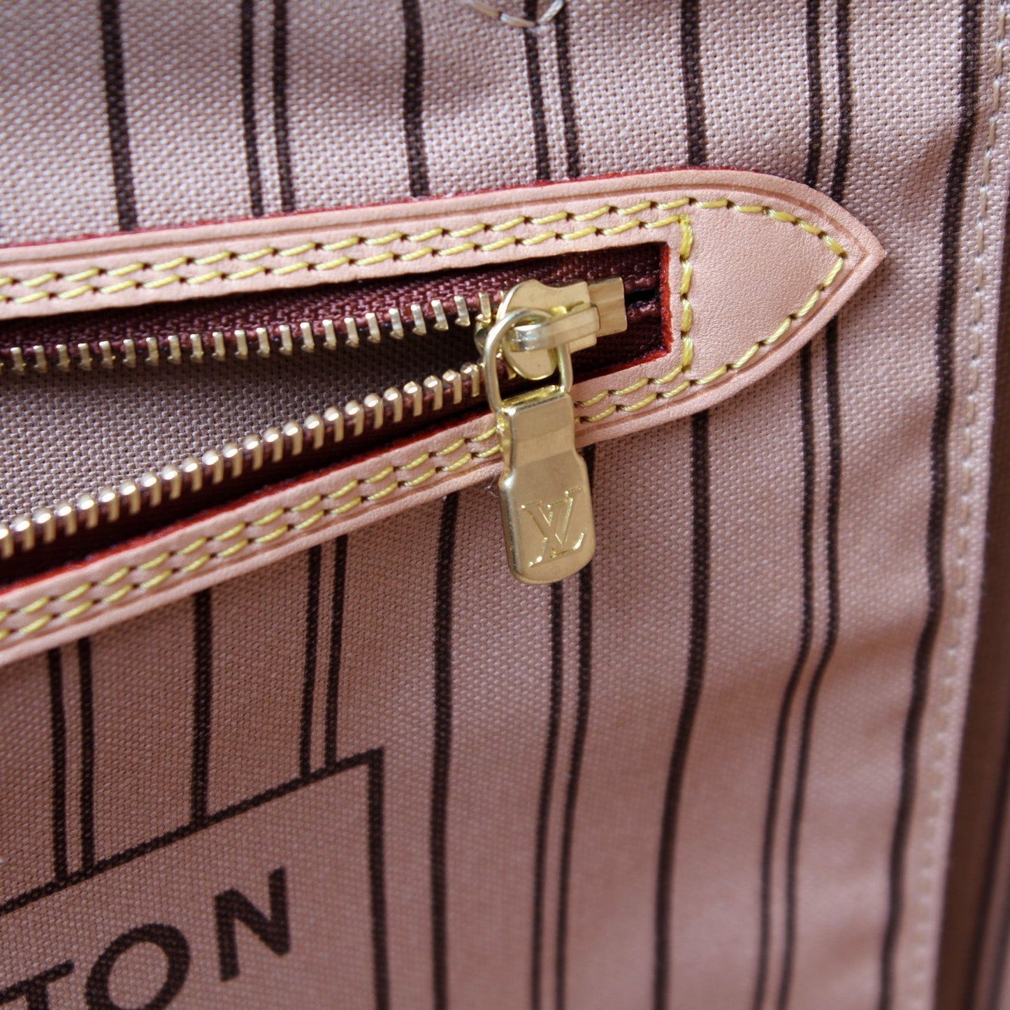 Neverfull MM Monogram