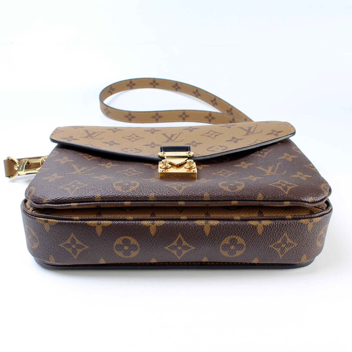 Pochette Metis Monogram Reverse