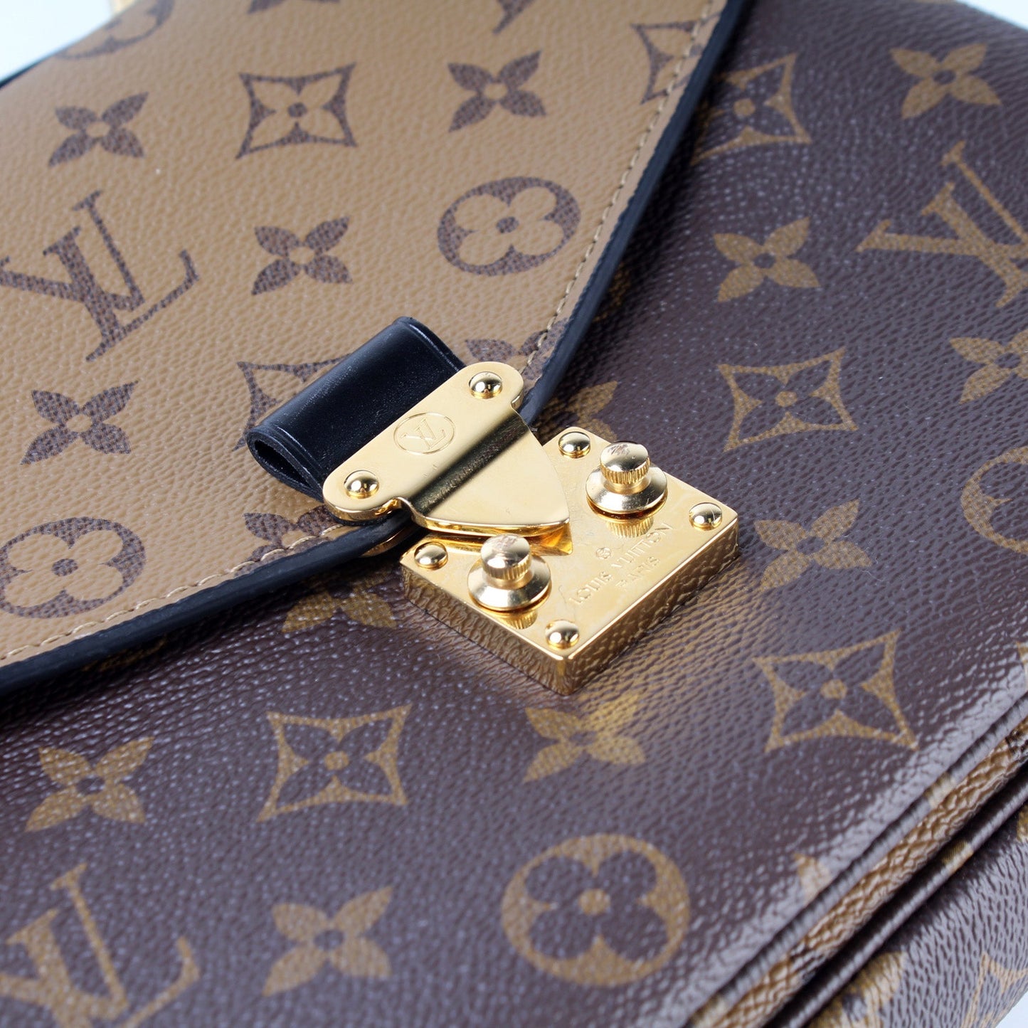 Pochette Metis Monogram Reverse