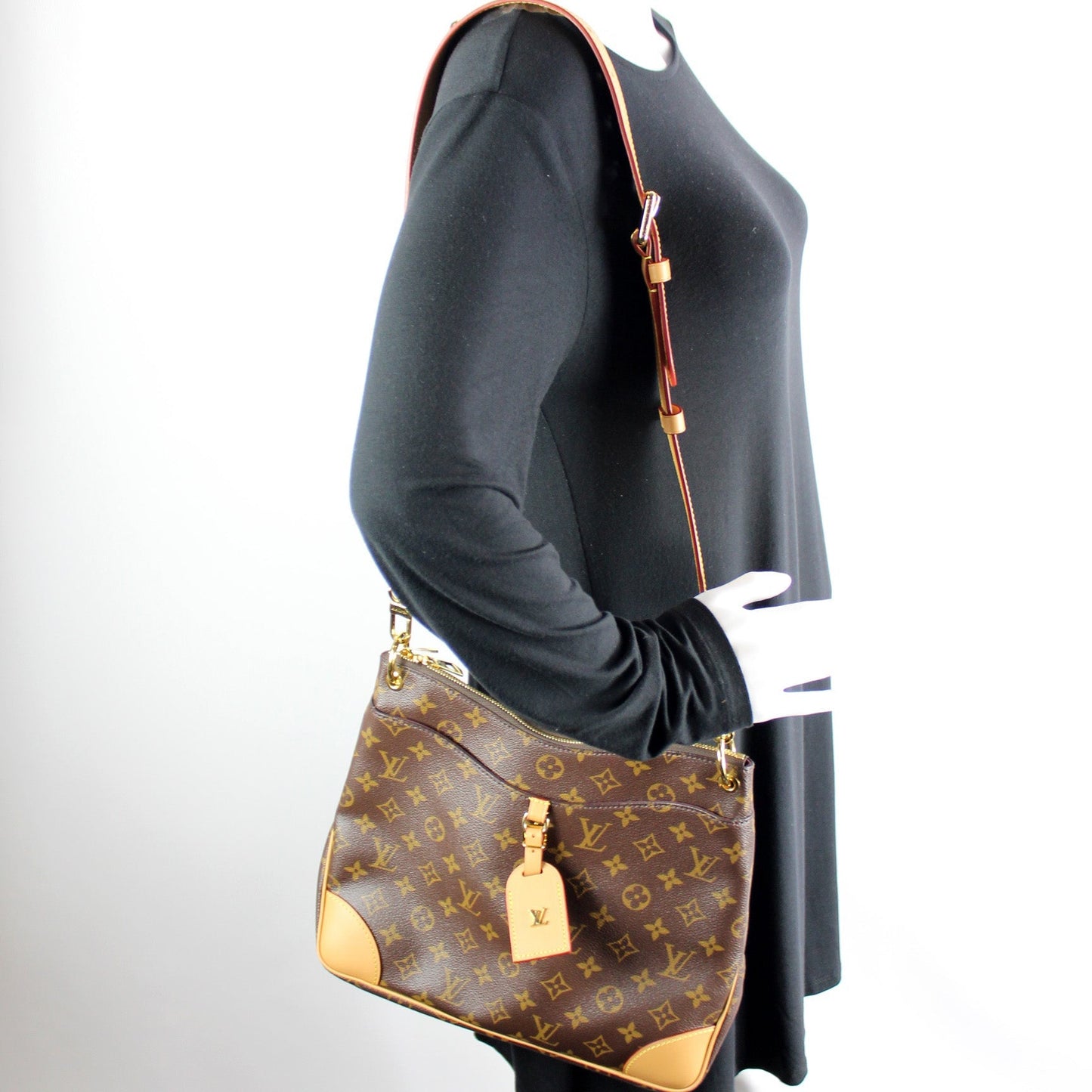 Odeon MM NM Monogram