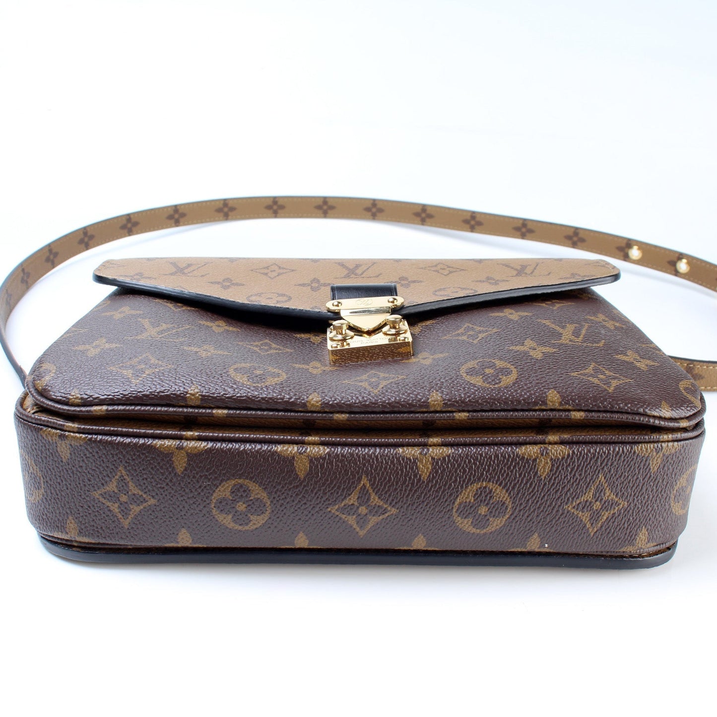Pochette Metis Reverse Monogram