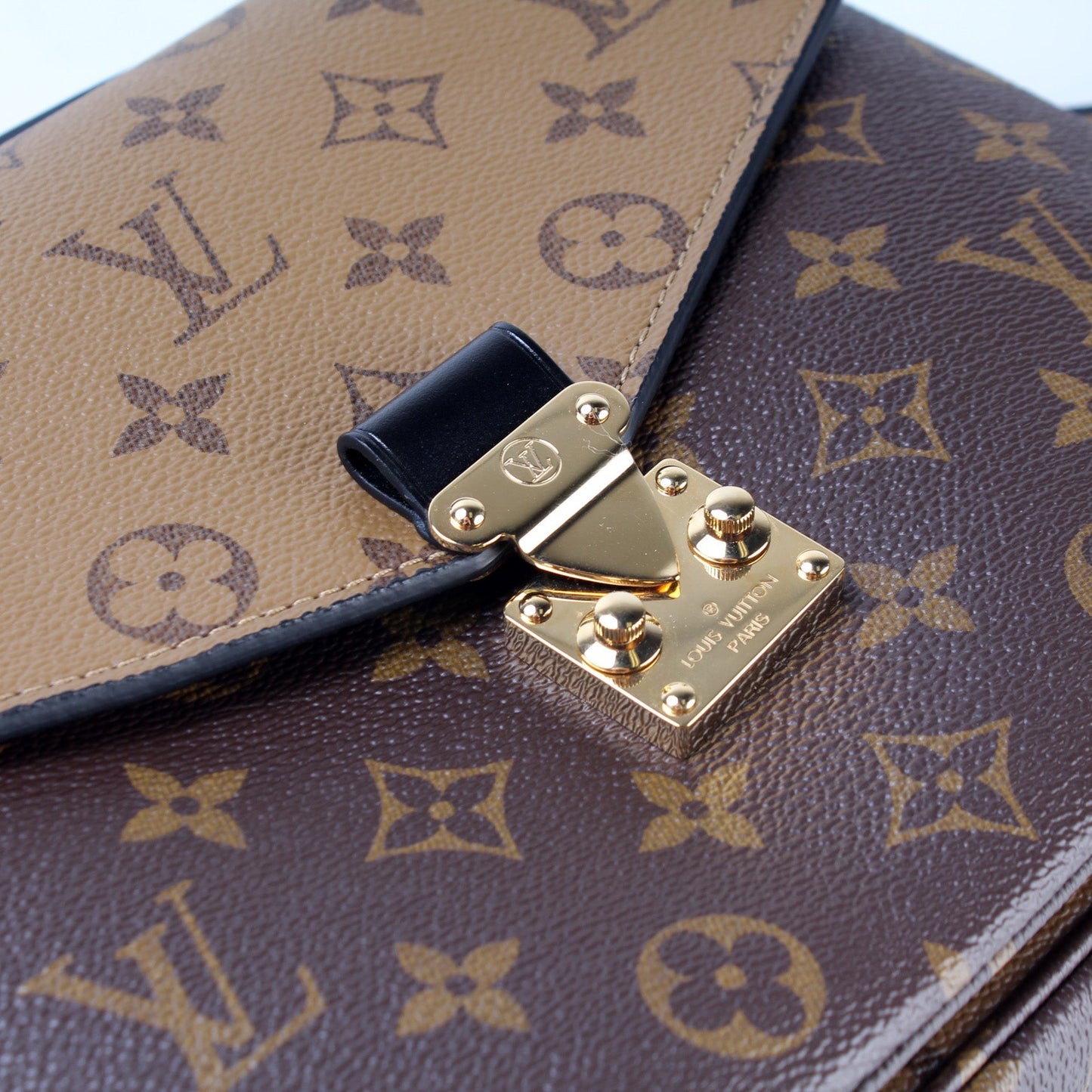 Pochette Metis Reverse Monogram