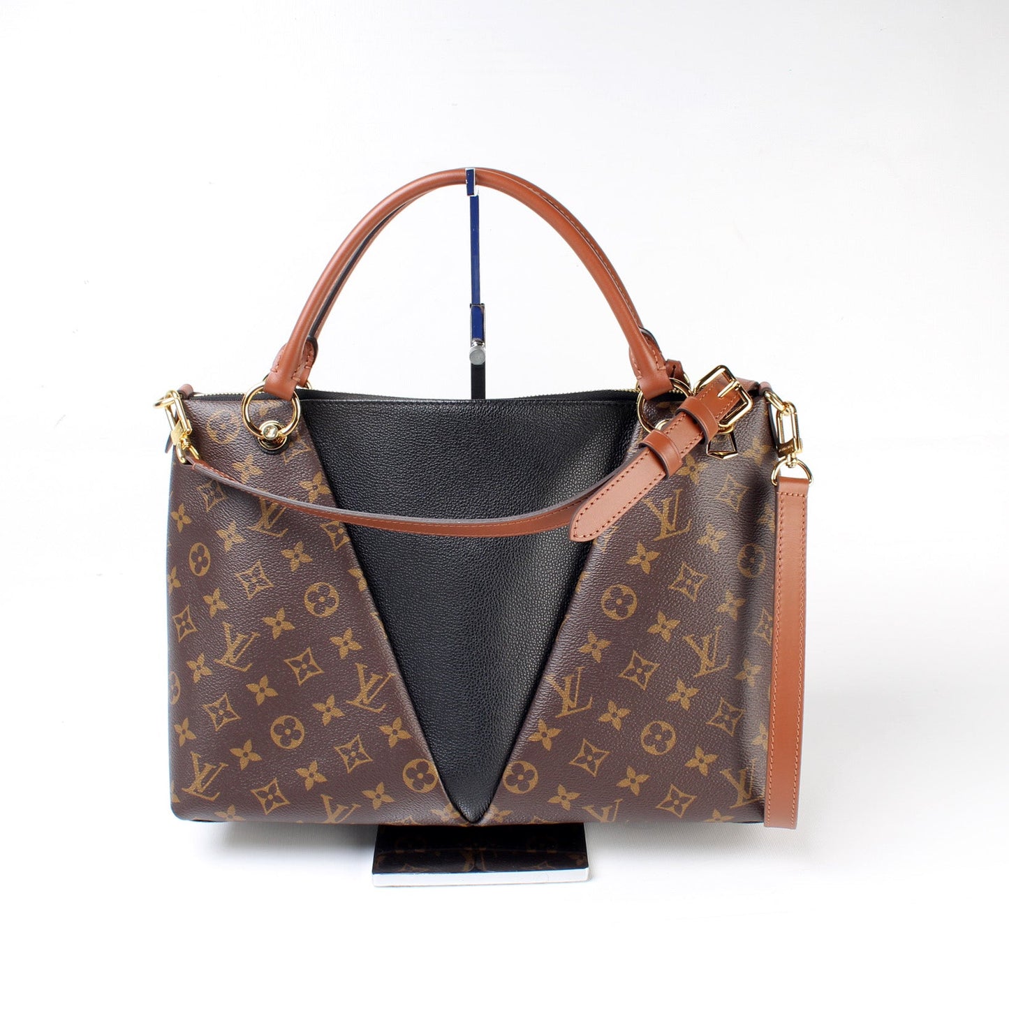 V Tote MM Monogram