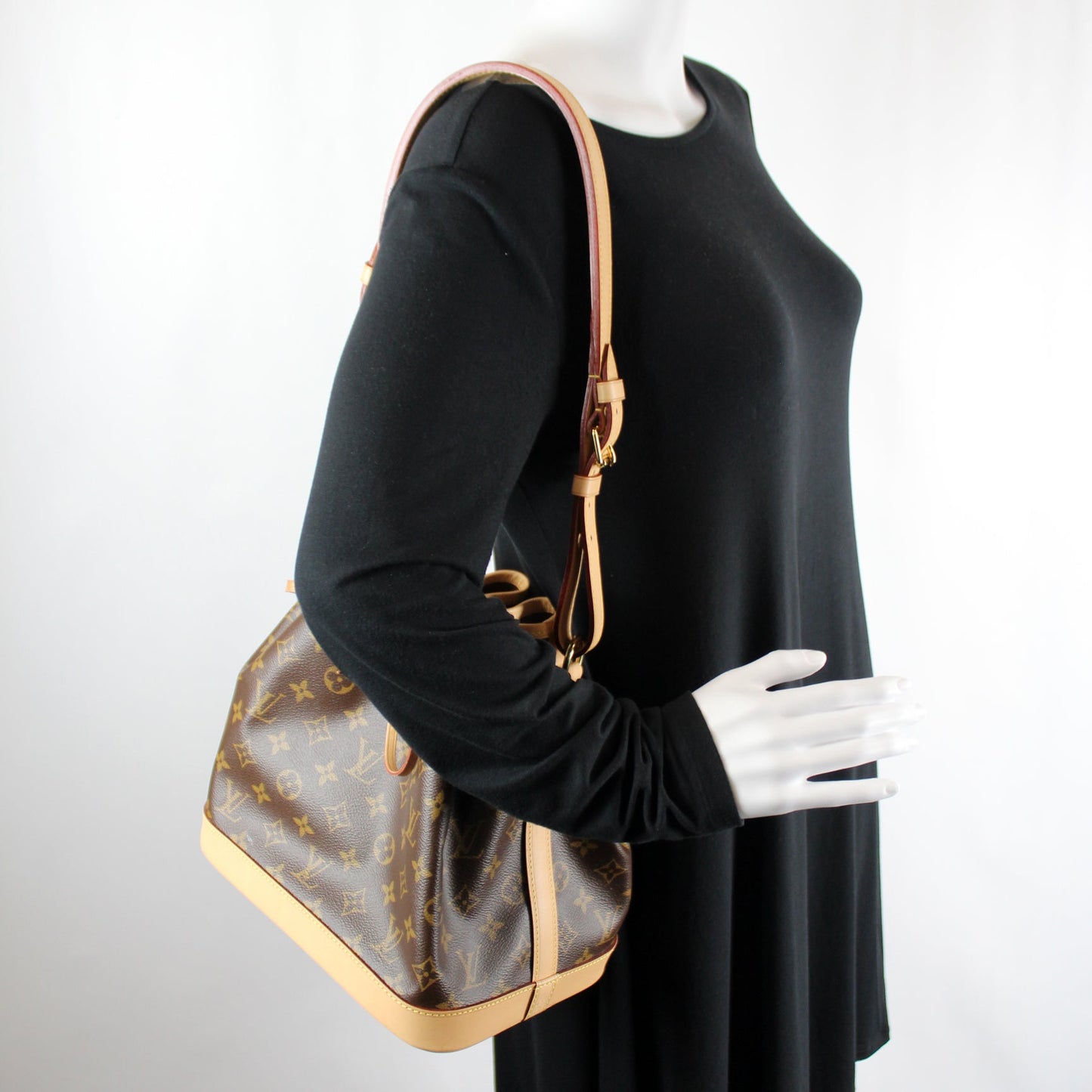 Noe Petit NM Monogram