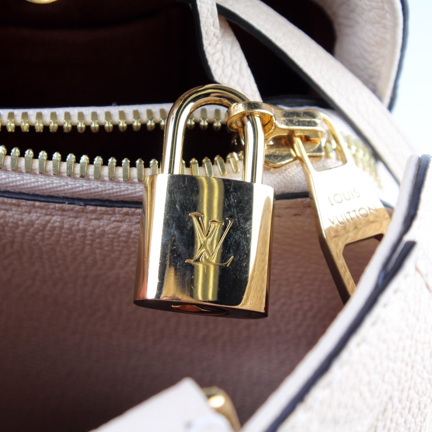 Montaigne BB Empreinte