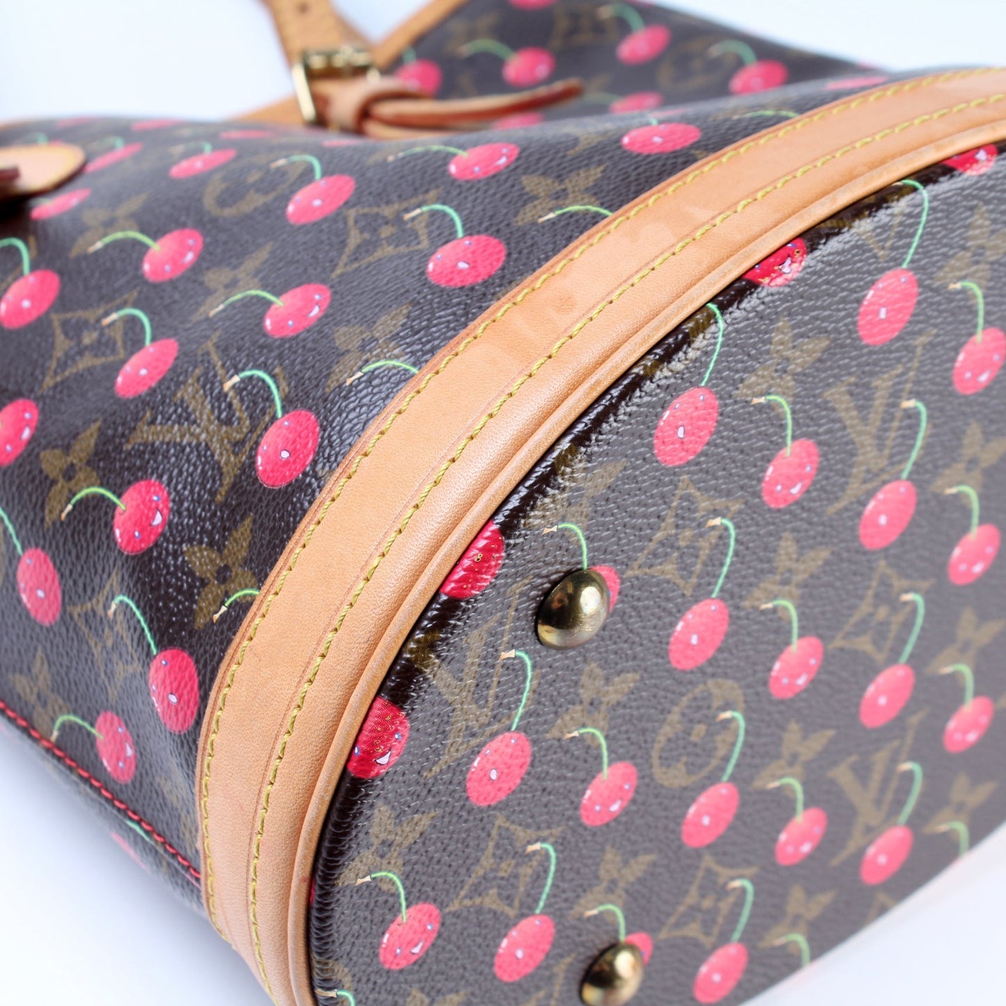 Petit Bucket Cerises