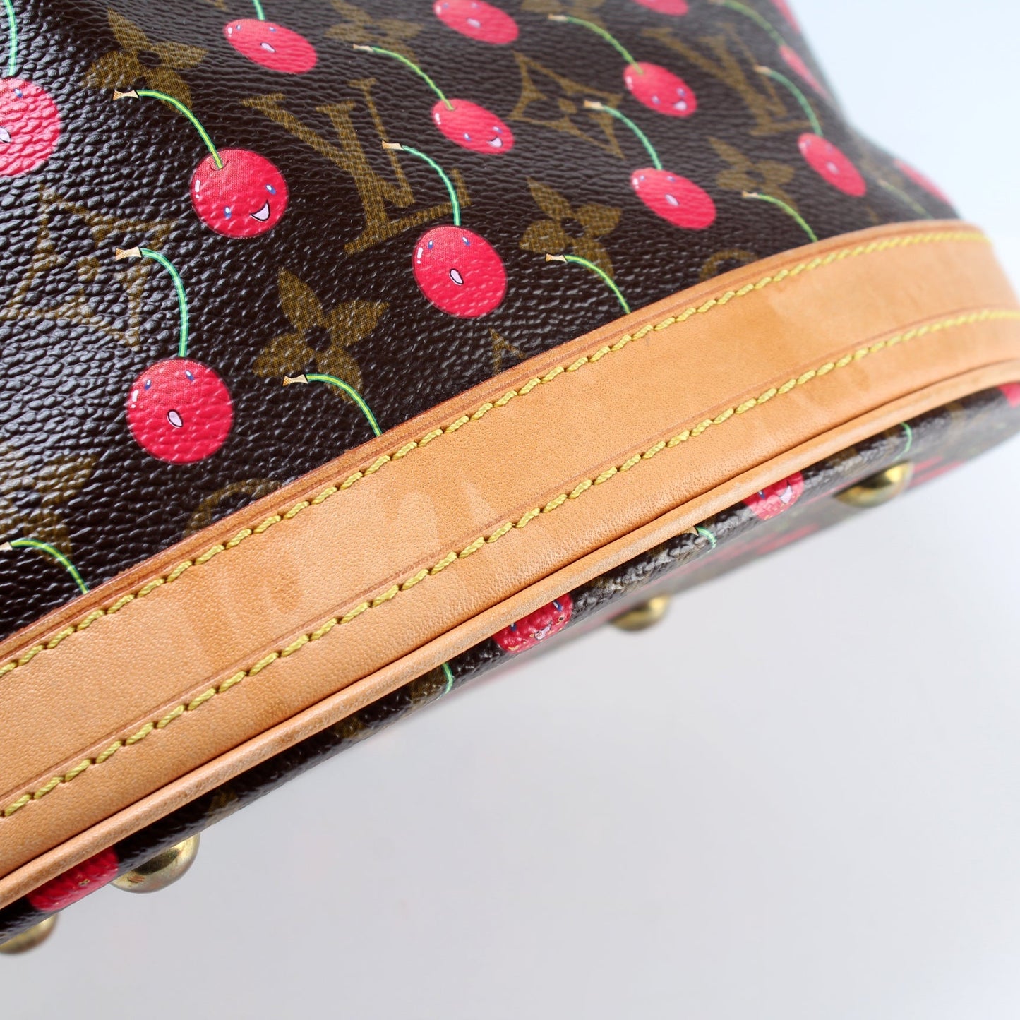 Petit Bucket Cerises