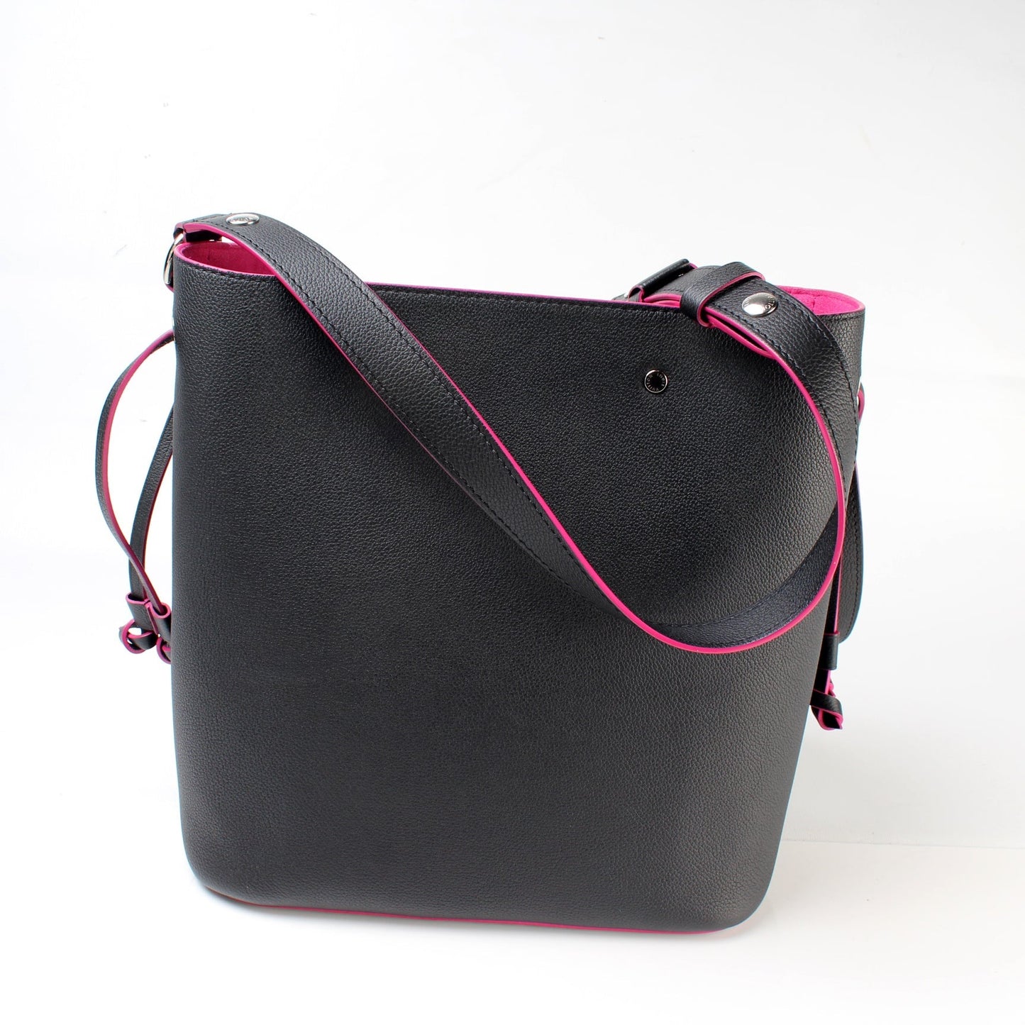 Lockme Bucket Bag Calfskin