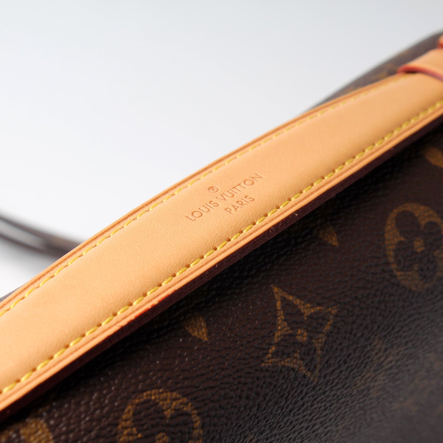 Pochette Metis Monogram