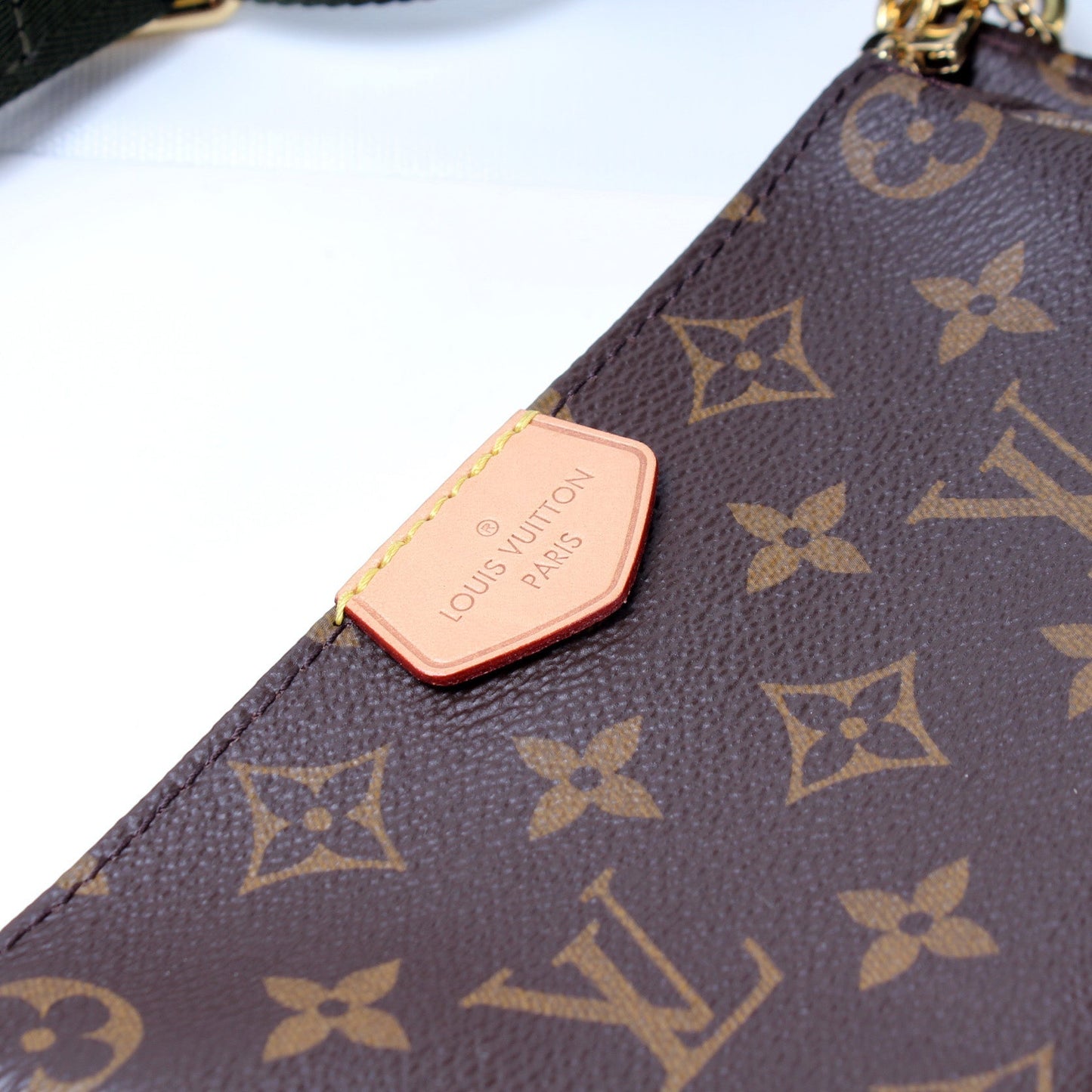 Muli Pochette Monogram