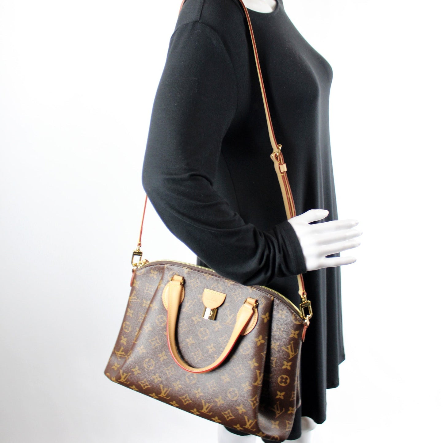 Rivoli MM NM Monogram