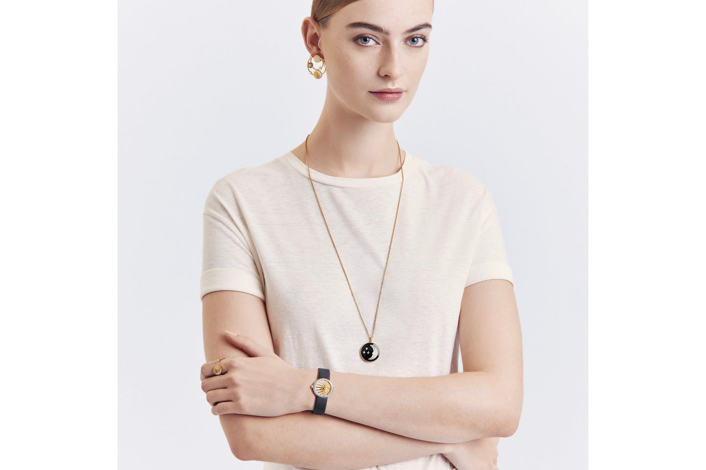 Rose Céleste Necklace • Yellow Gold, Diamonds, Mother-of-Pearl and Onyx