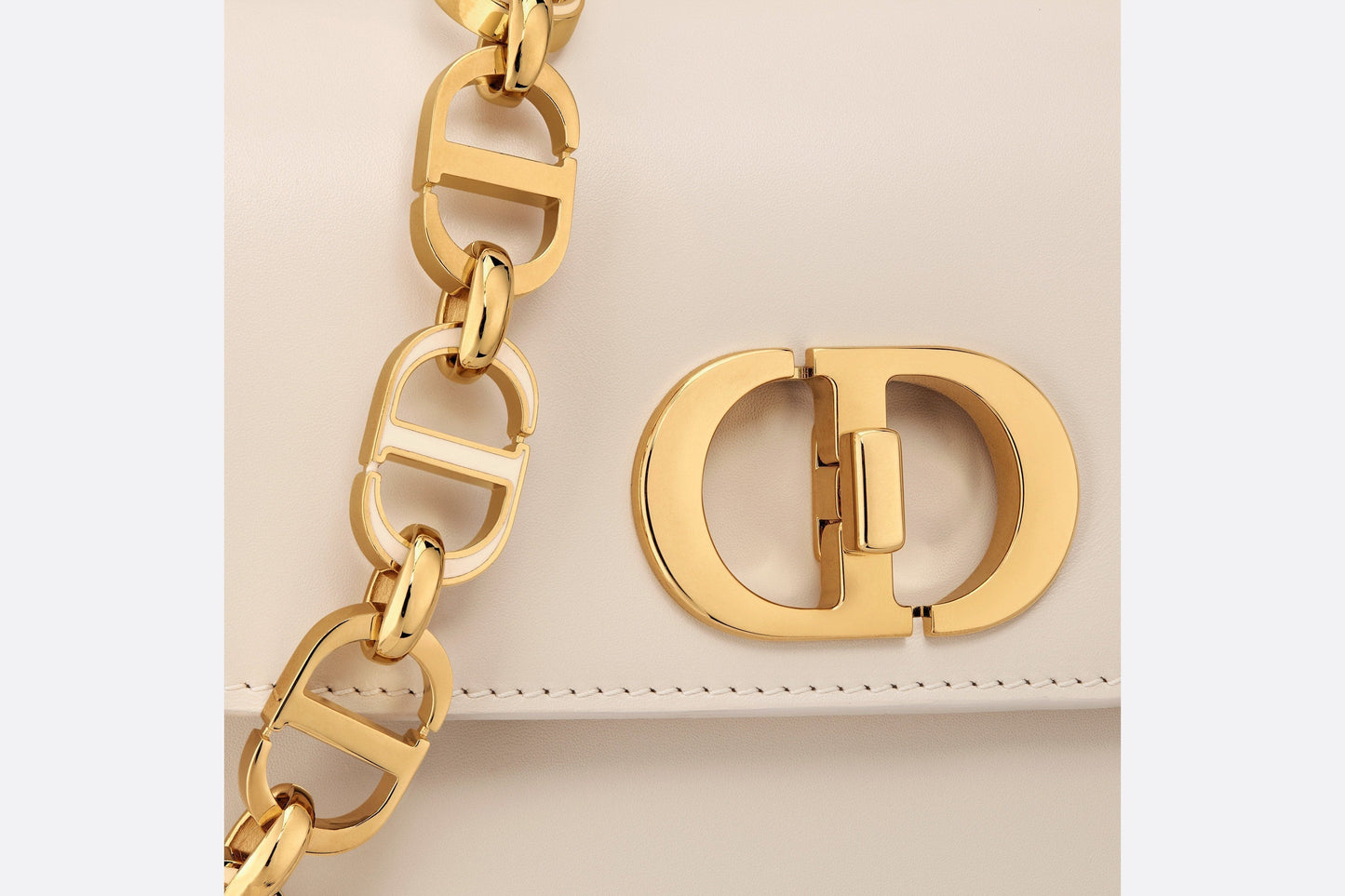 30 Montaigne Avenue Bag • Dusty Ivory Box Calfskin