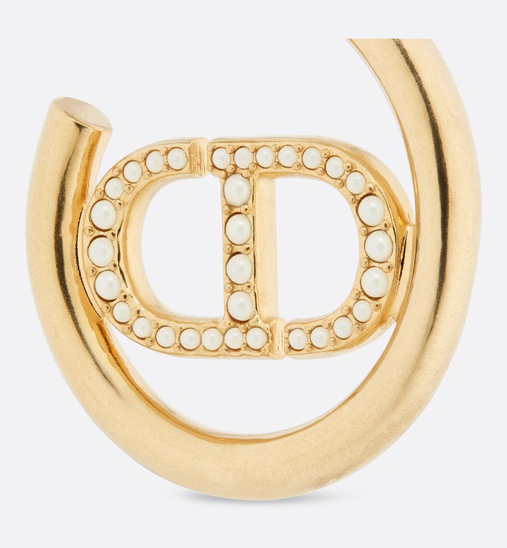 30 Montaigne Earrings • Gold-Finish Metal and White Resin Pearls