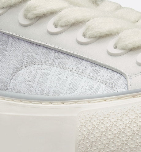 B33 Sneaker • White Smooth Calfskin and Dior Oblique Jacquard