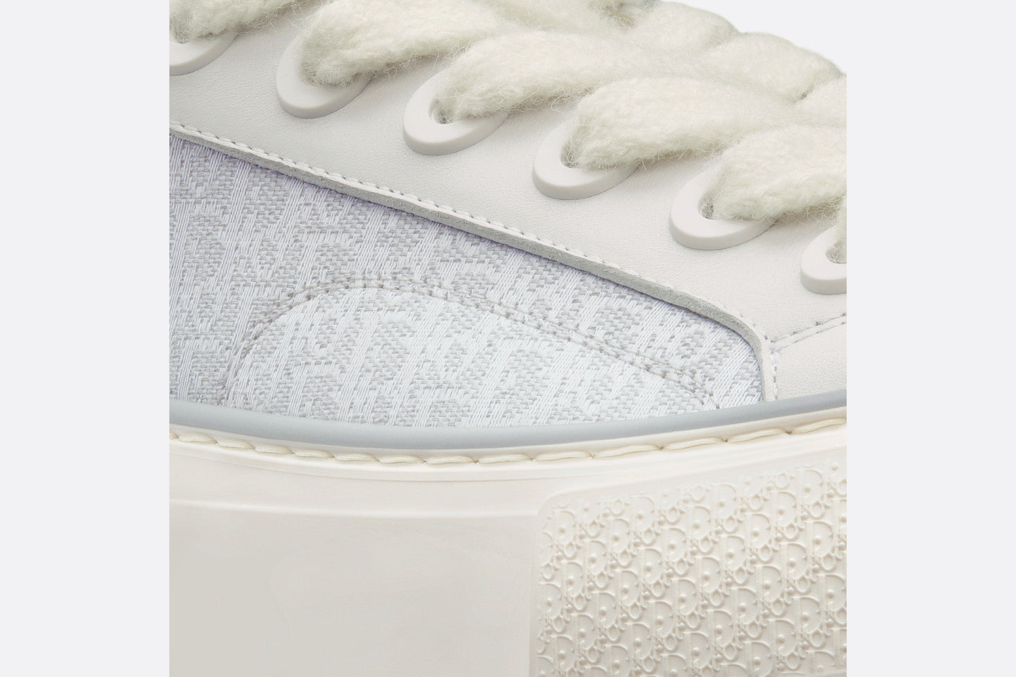 B33 Sneaker • White Smooth Calfskin and Dior Oblique Jacquard