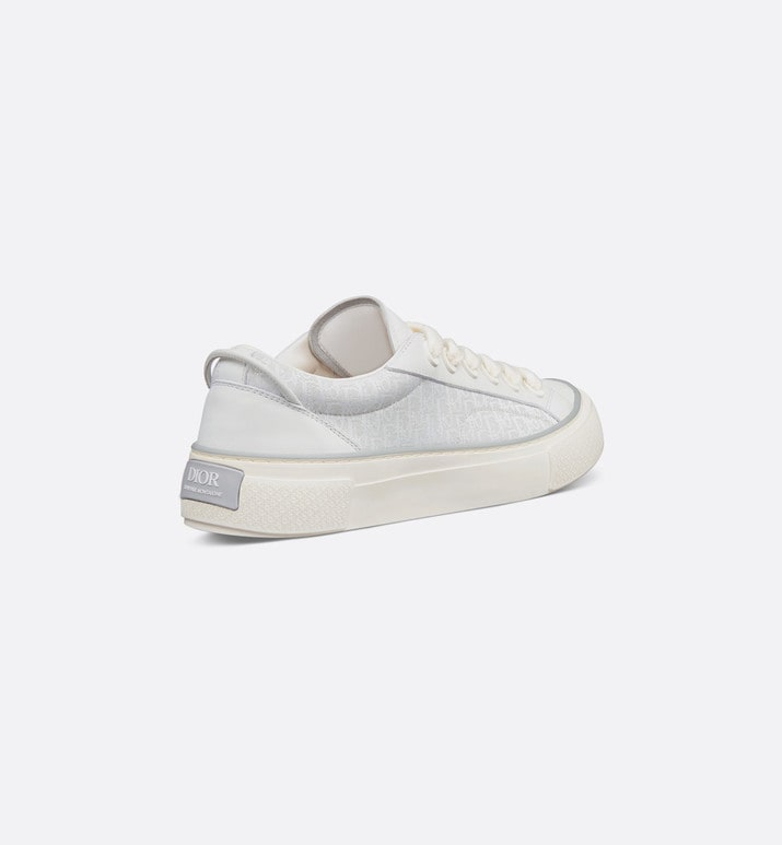 B33 Sneaker • White Smooth Calfskin and Dior Oblique Jacquard