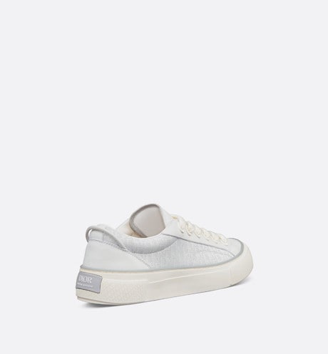 B33 Sneaker • White Smooth Calfskin and Dior Oblique Jacquard