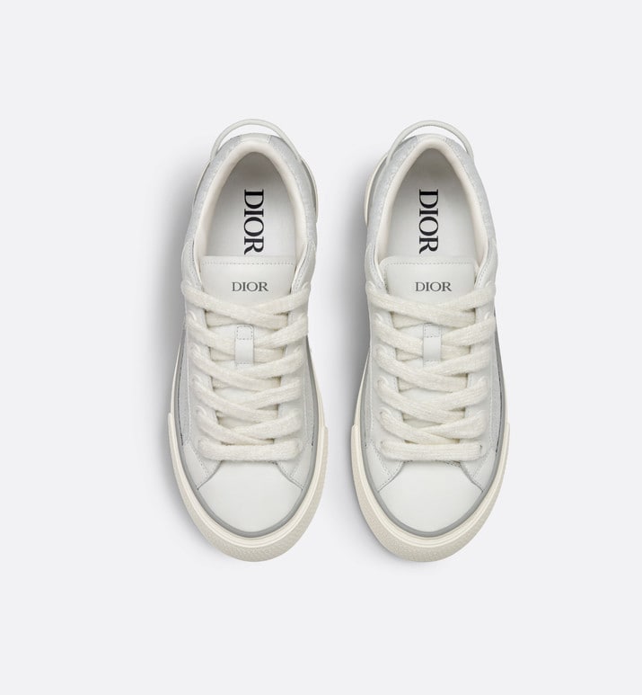 B33 Sneaker • White Smooth Calfskin and Dior Oblique Jacquard