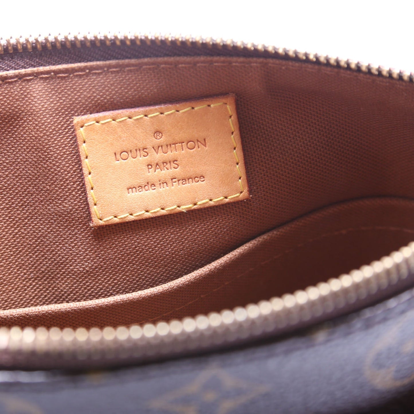 Pochette Valmy Monogram