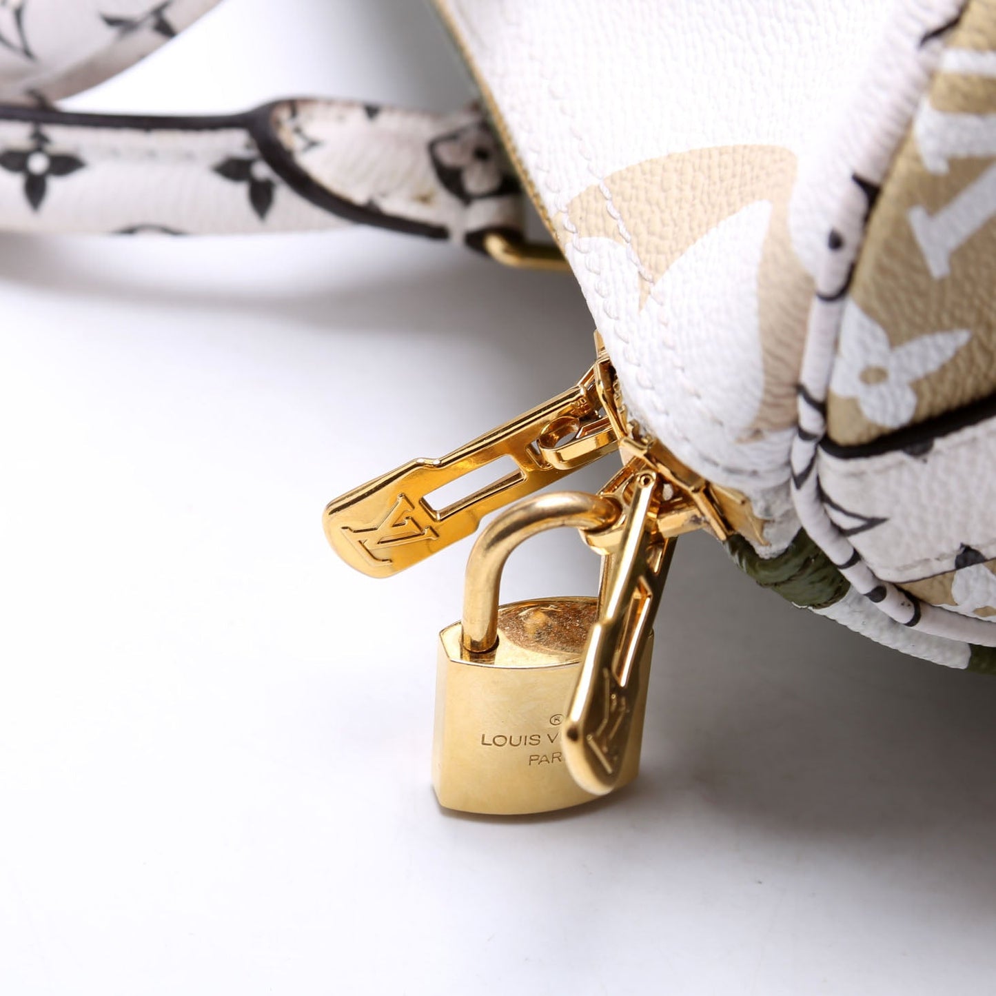 Speedy 30 Bandouliere Giant Monogram Green