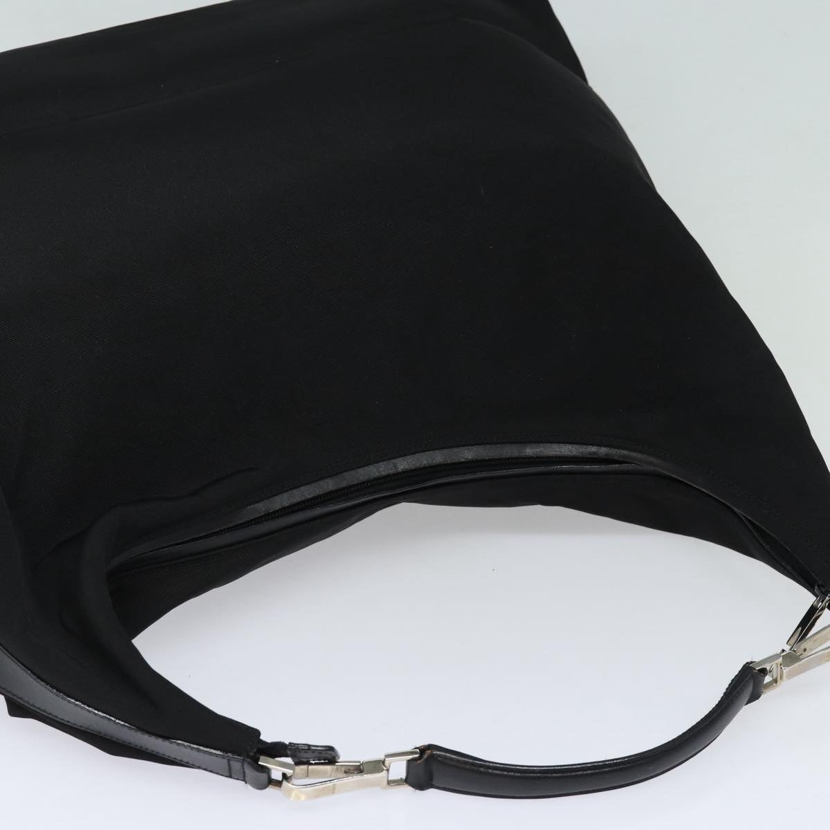 Gucci -- Black Synthetic Shoulder Bag ()