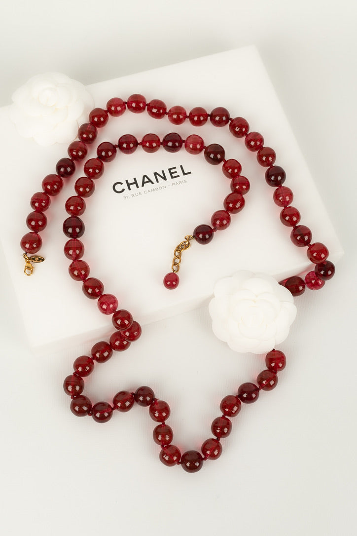 Collier de perles rouges Chanel