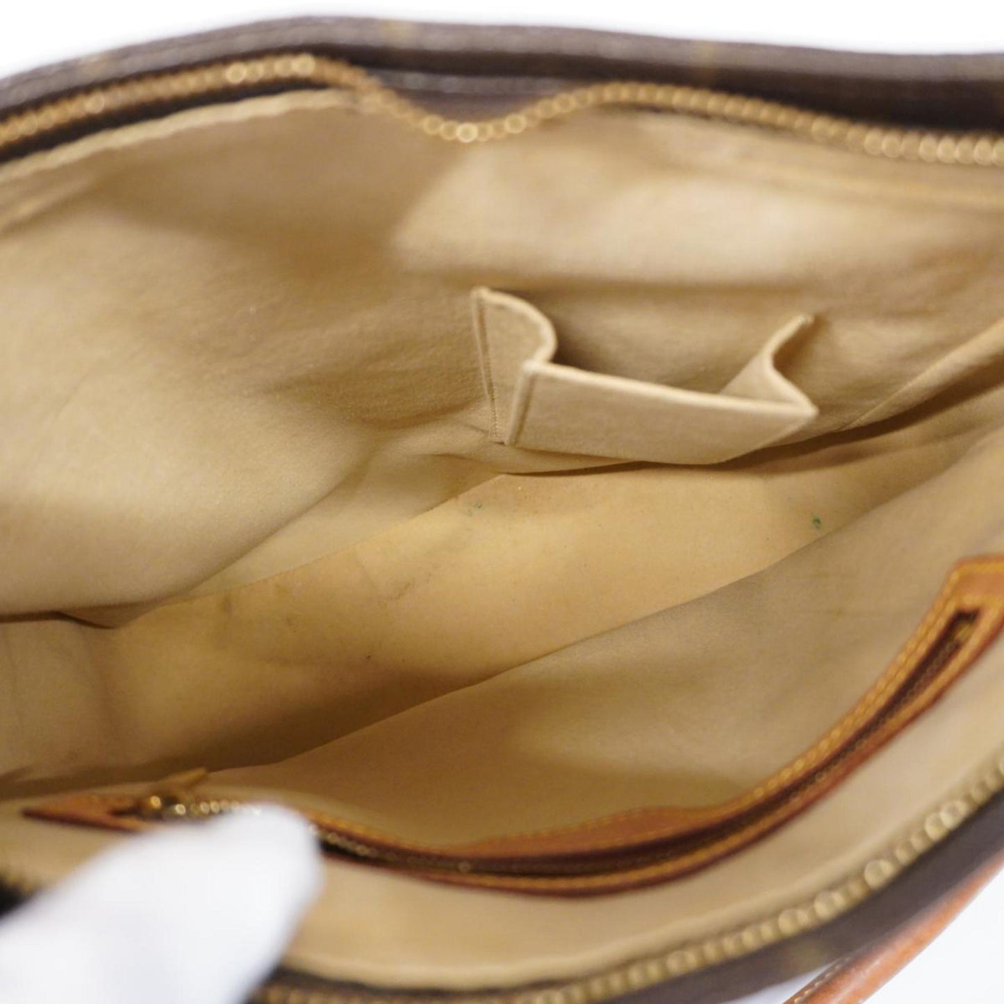 Louis Vuitton Looping Gm  Leather Shoulder Bag ()