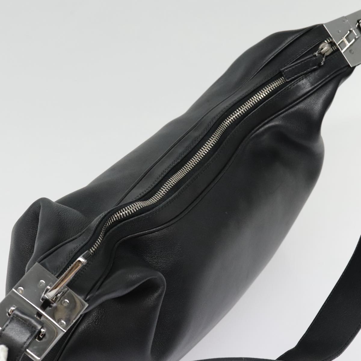 Gucci Black Leather Shoulder Bag ()