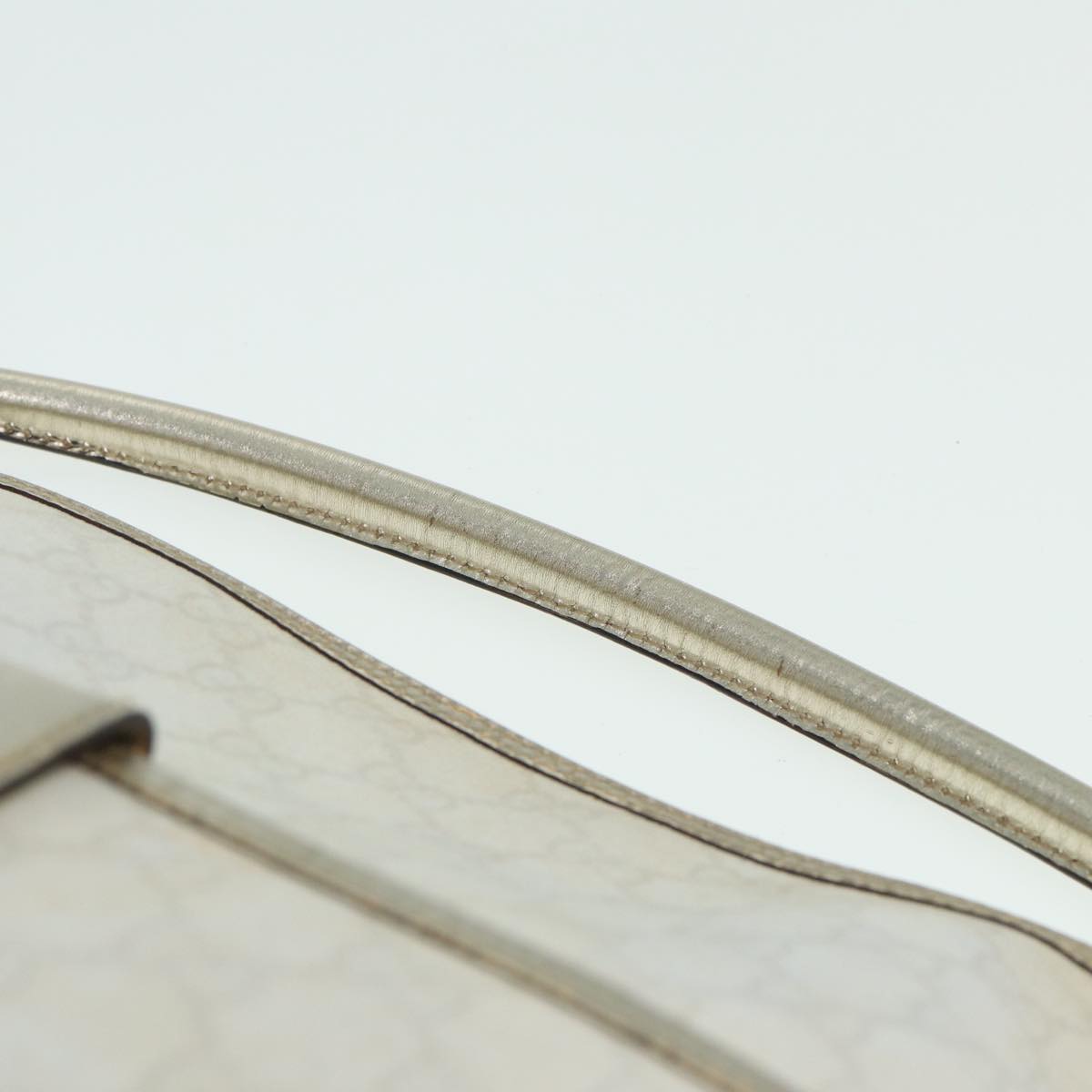 Gucci Gg Canvas White Canvas Handbag ()