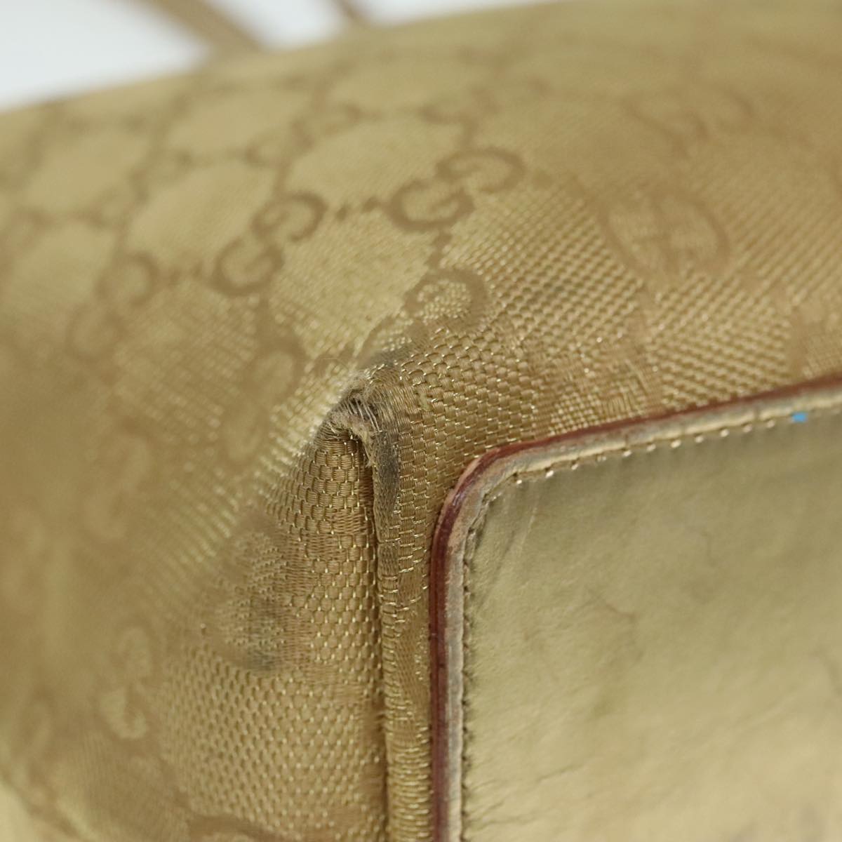 Gucci Gg Canvas Gold Canvas Tote Bag ()