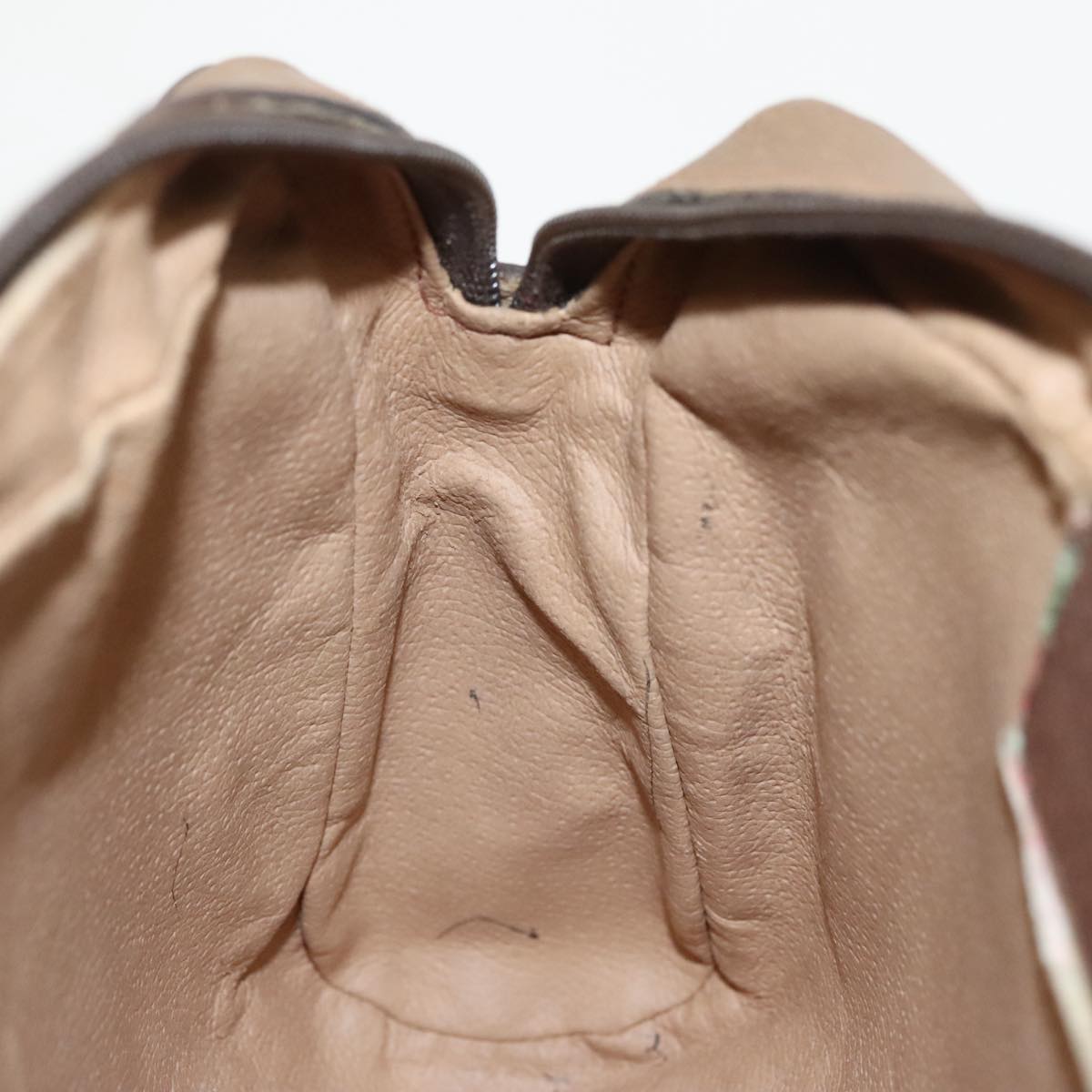 Gucci Beige Canvas Clutch Bag ()