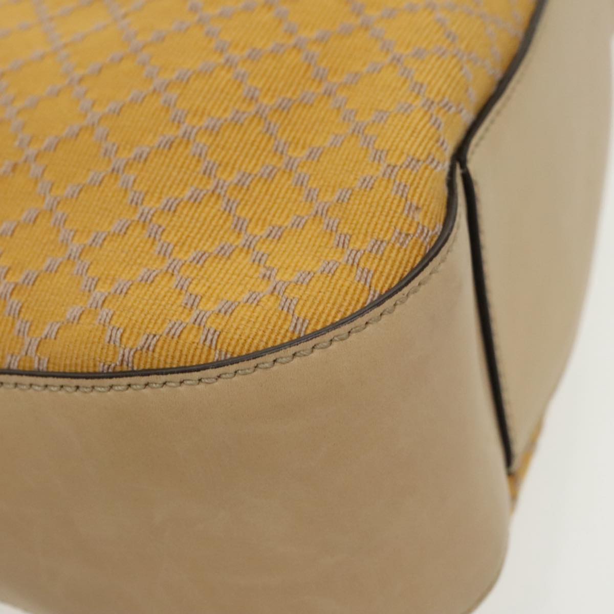 Gucci Bamboo Beige Canvas Shoulder Bag ()