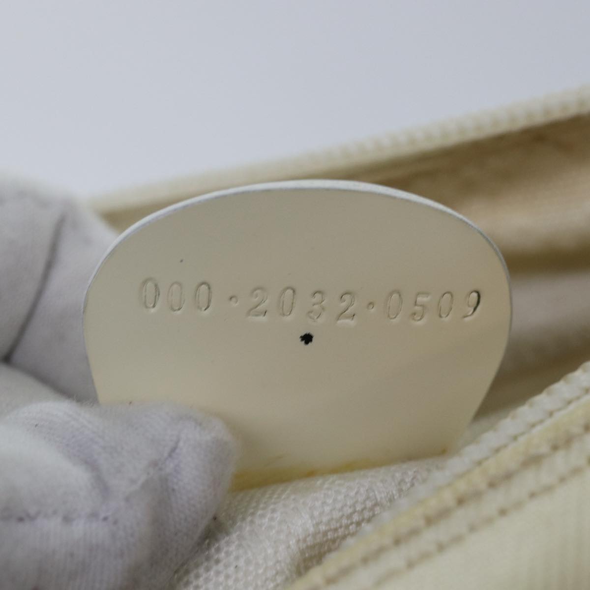 Gucci Bamboo White Synthetic Shoulder Bag ()