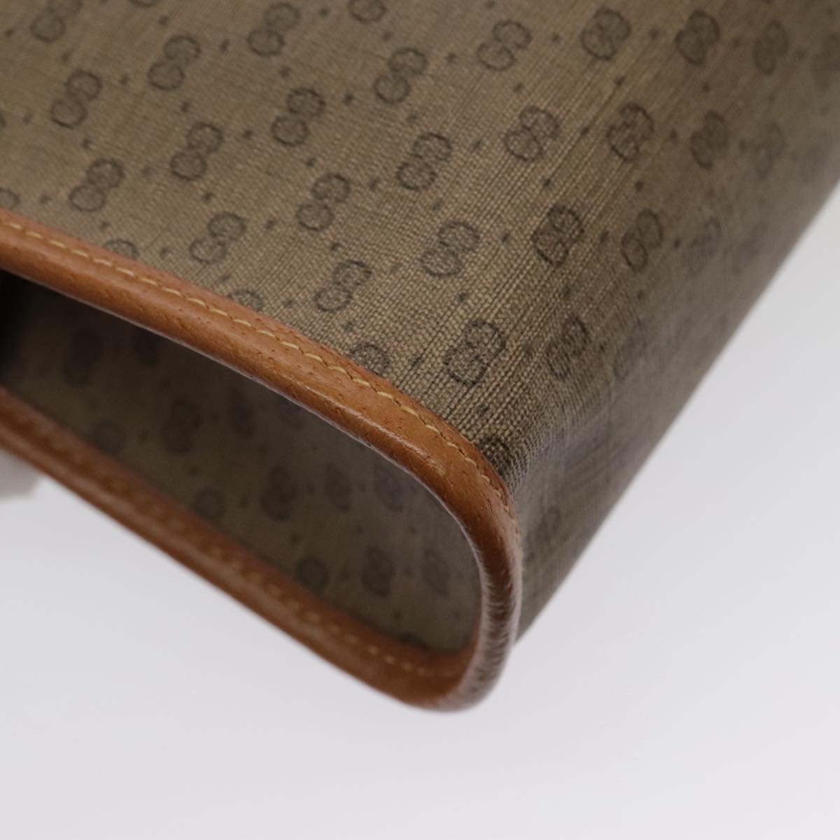 Gucci Beige Canvas Clutch Bag ()