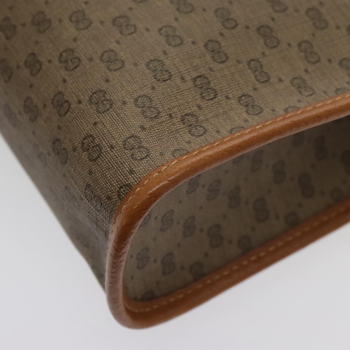 Gucci Beige Canvas Clutch Bag ()