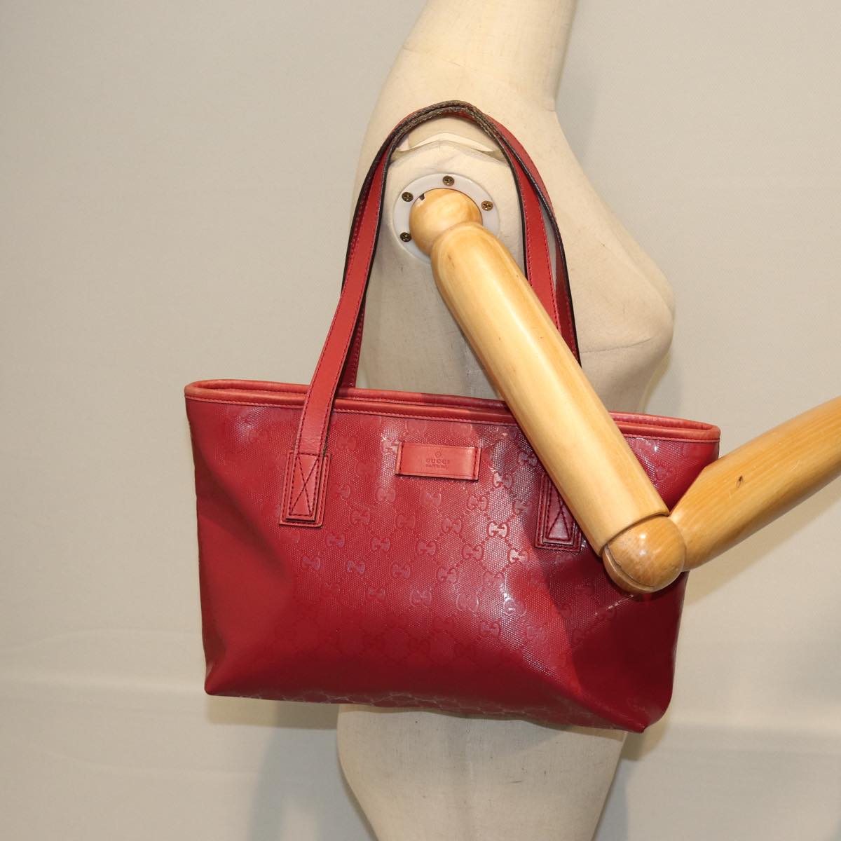 Gucci Gg Supreme Red Leather Tote Bag ()