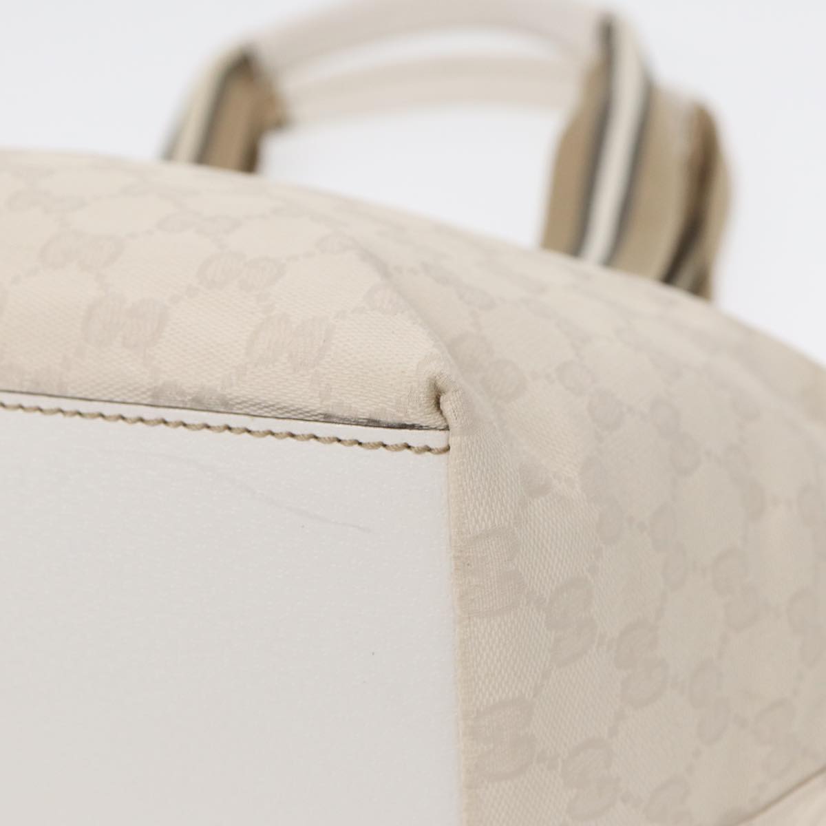 Gucci Gg Canvas White Canvas Tote Bag ()