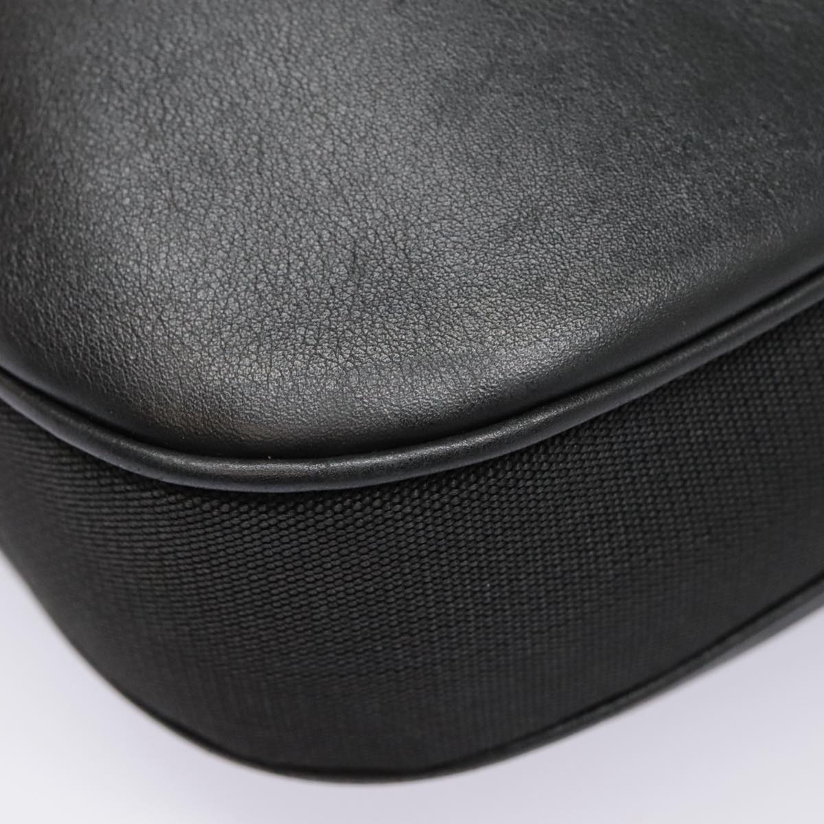 Gucci Black Leather Shoulder Bag ()