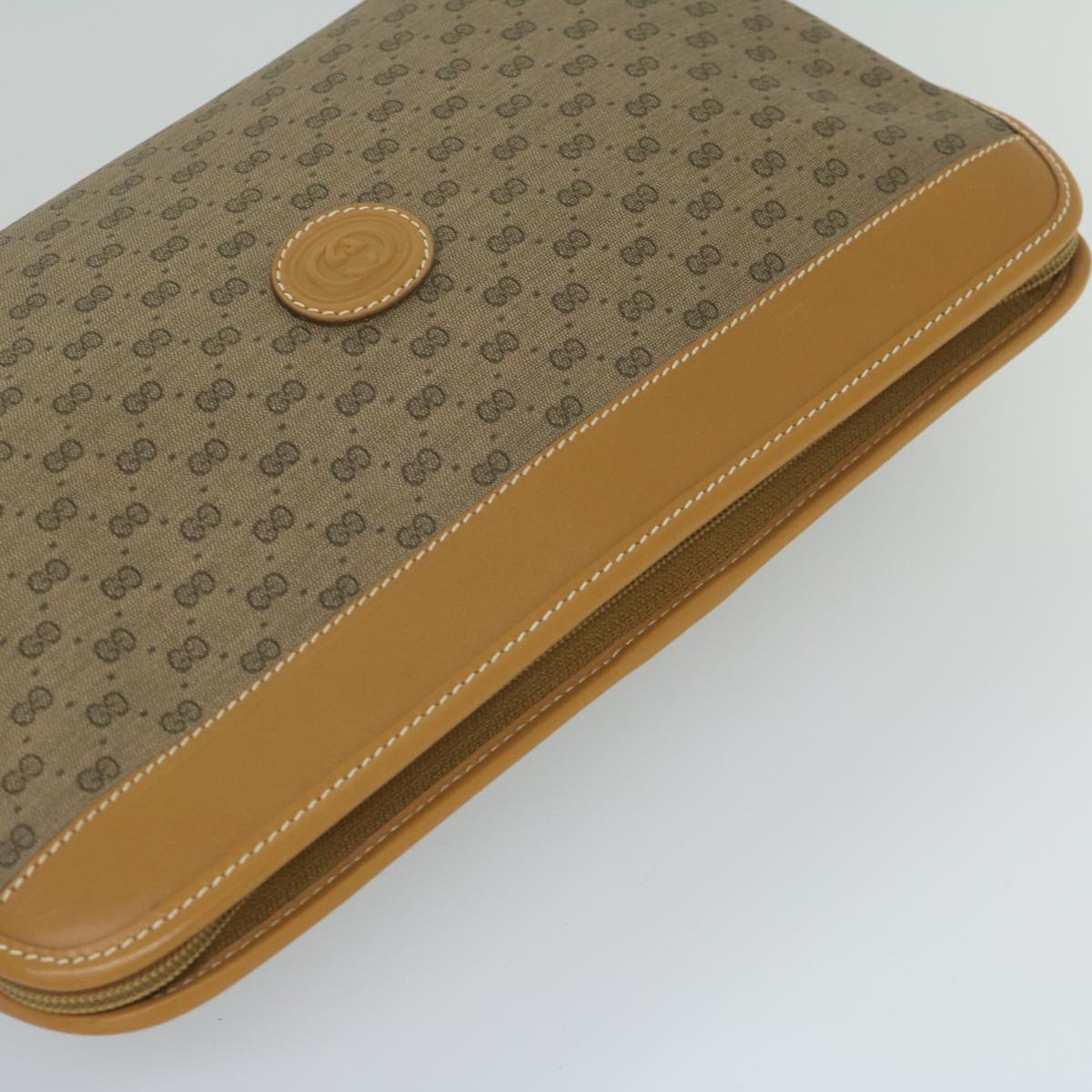 Gucci Beige Canvas Clutch Bag ()