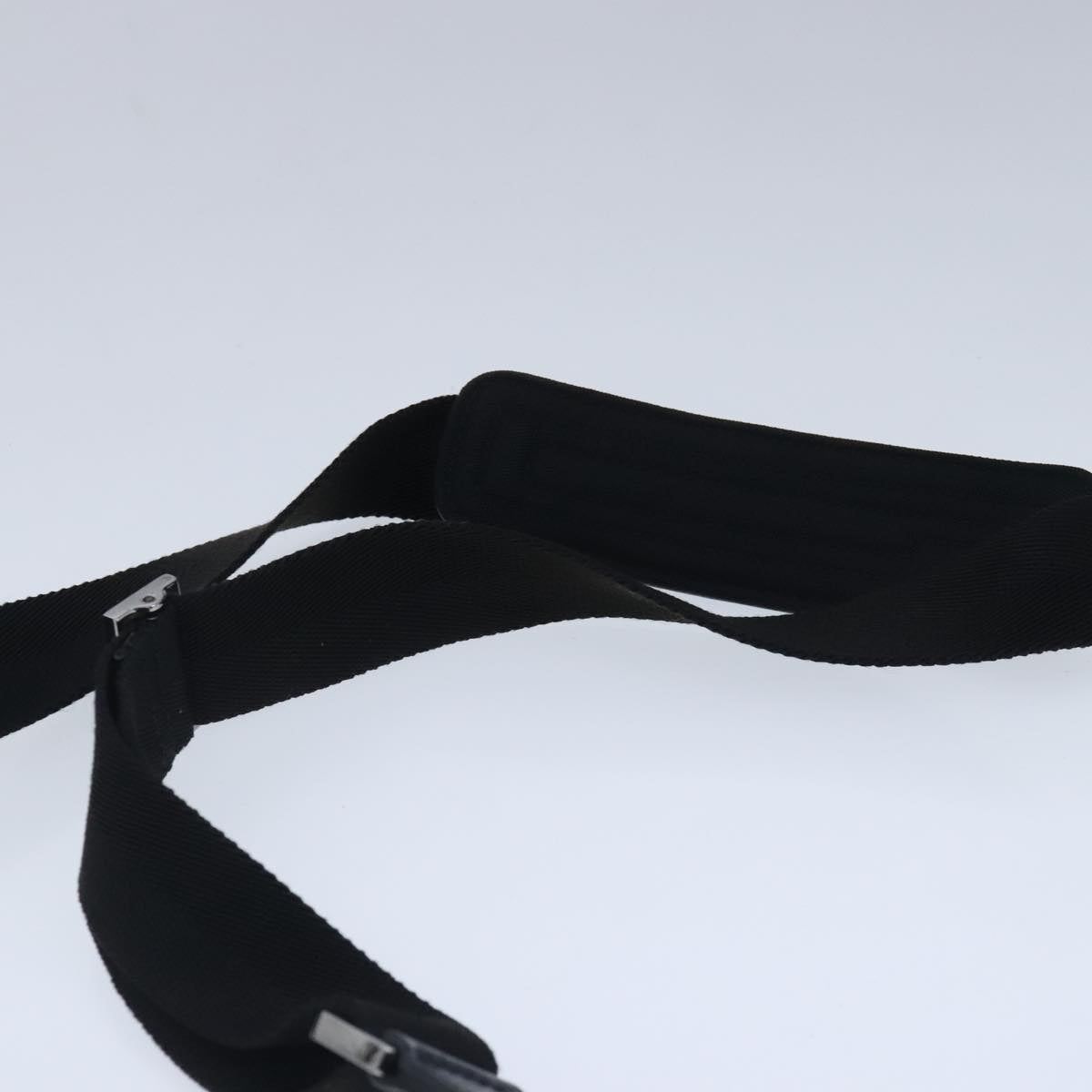 Gucci -- Black Canvas Shoulder Bag ()