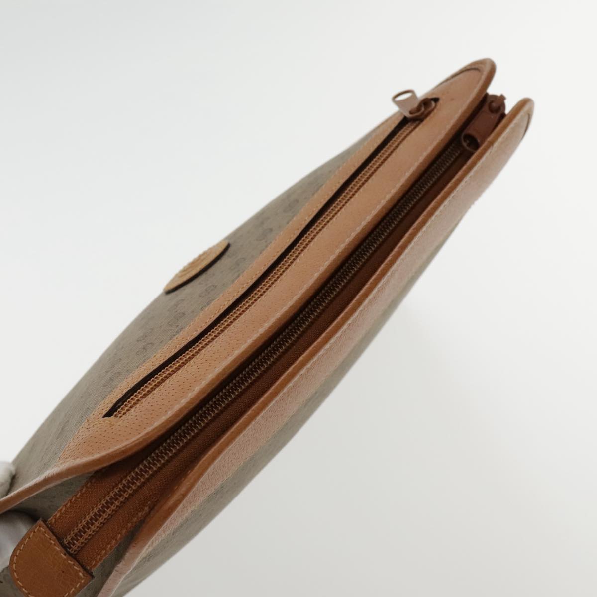 Gucci Beige Canvas Clutch Bag ()