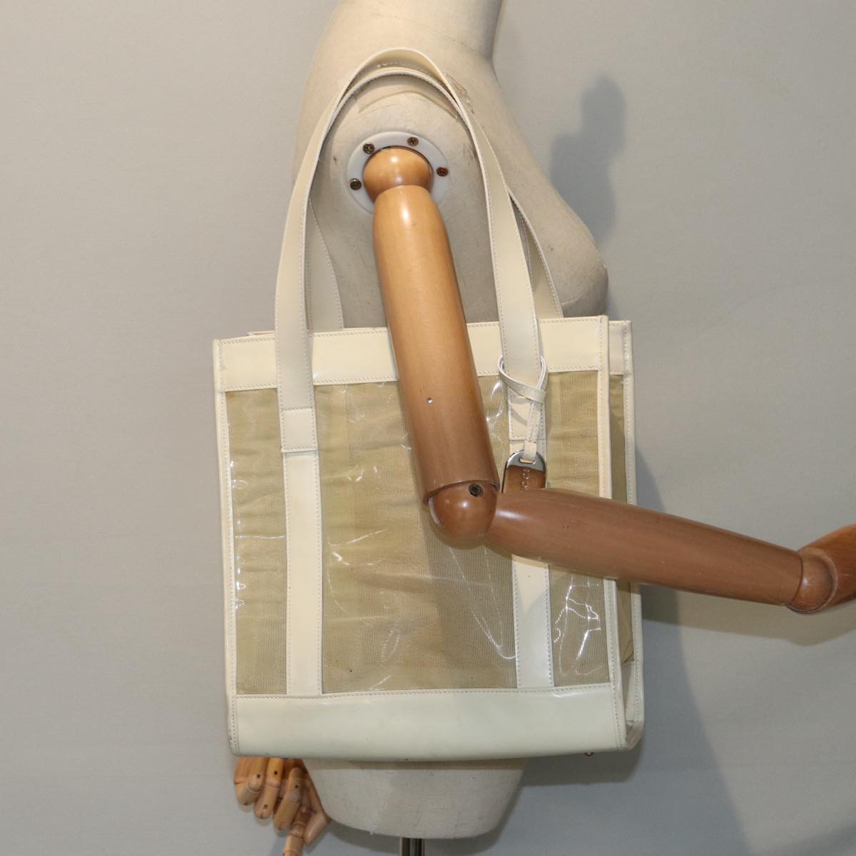 Gucci By The Way Beige Patent Leather Tote Bag ()