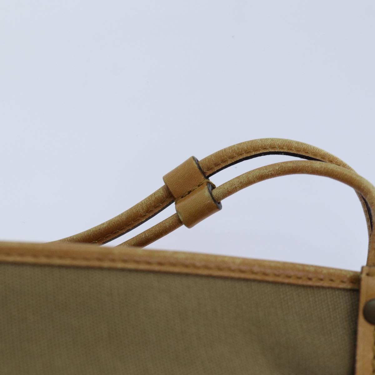 Gucci Beige Canvas Handbag ()