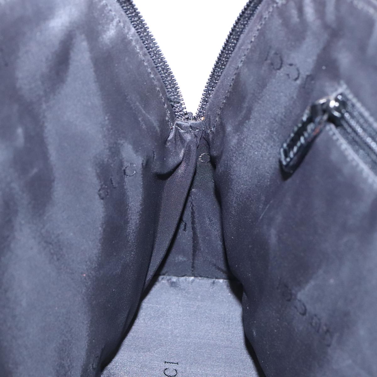 Gucci Black Canvas Shoulder Bag ()