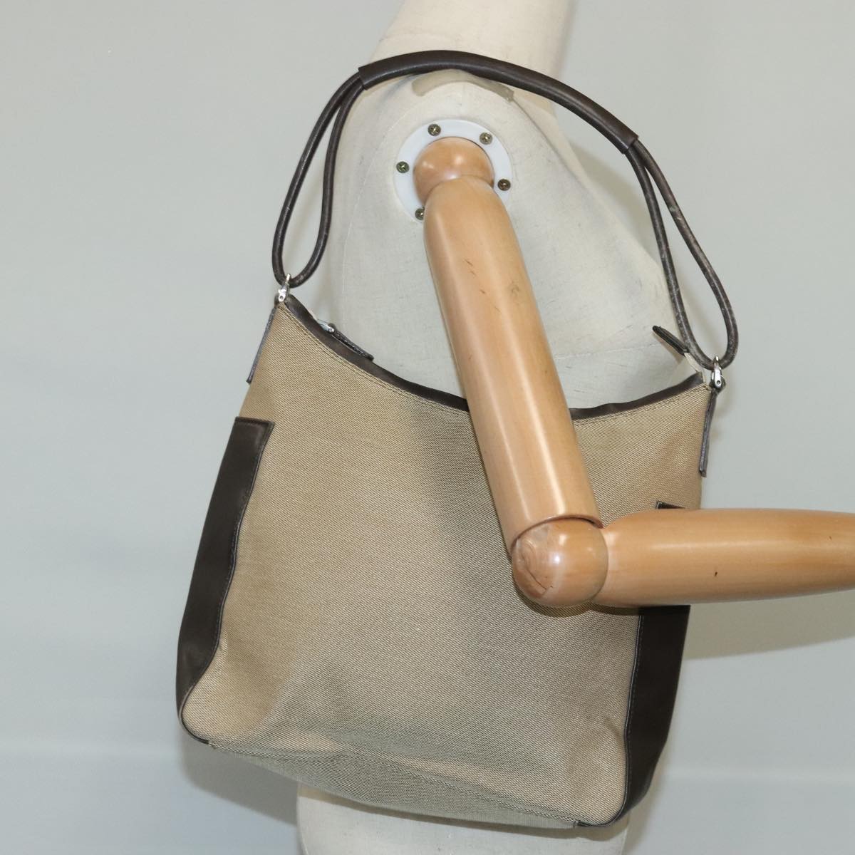 Gucci Beige Canvas Shoulder Bag ()