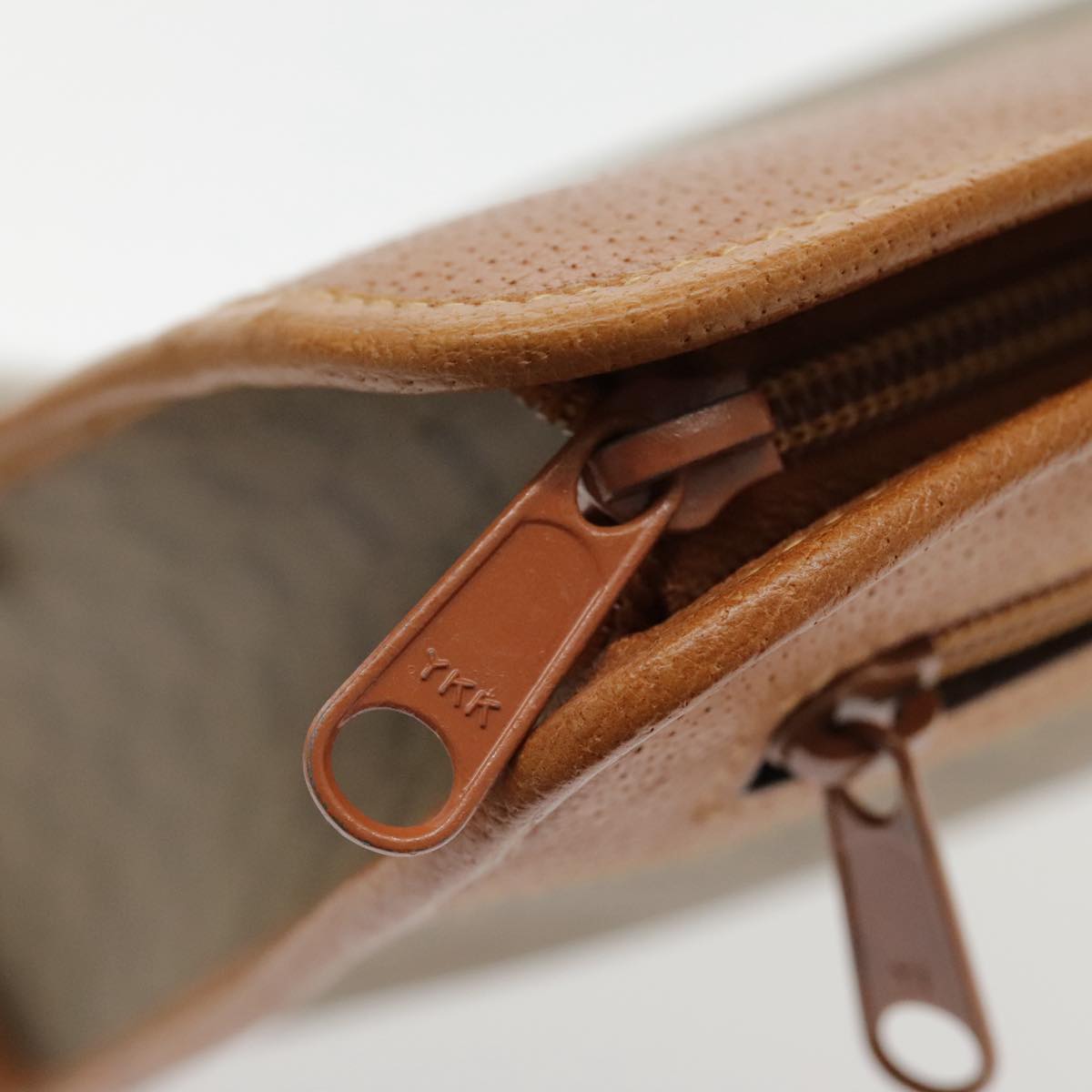 Gucci Beige Canvas Clutch Bag ()