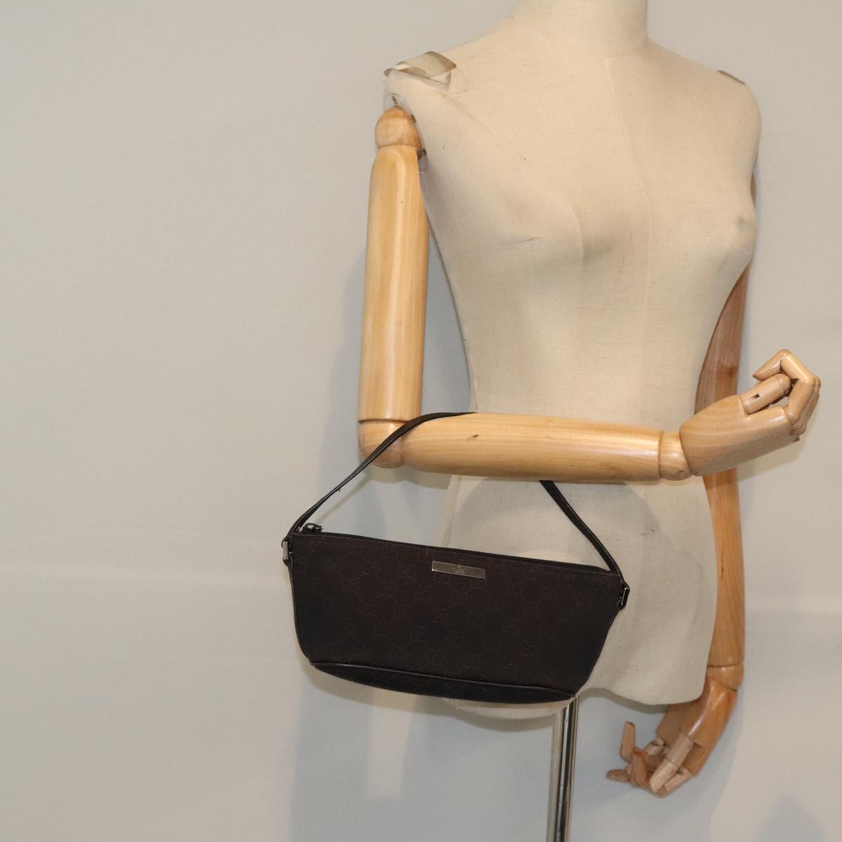 Gucci Baguette Black Canvas Clutch Bag ()